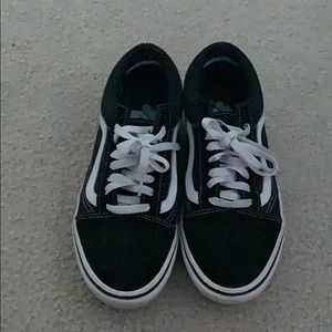 VANS Black Old Skool Shoes (Women’s 9/Men’s7.5)